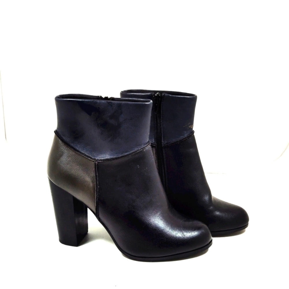 Parker&Sky women's boots. Man made material Size: 8